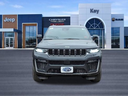 New 2026 Jeep Grand Cherokee L Limited AWD/4WD image 2