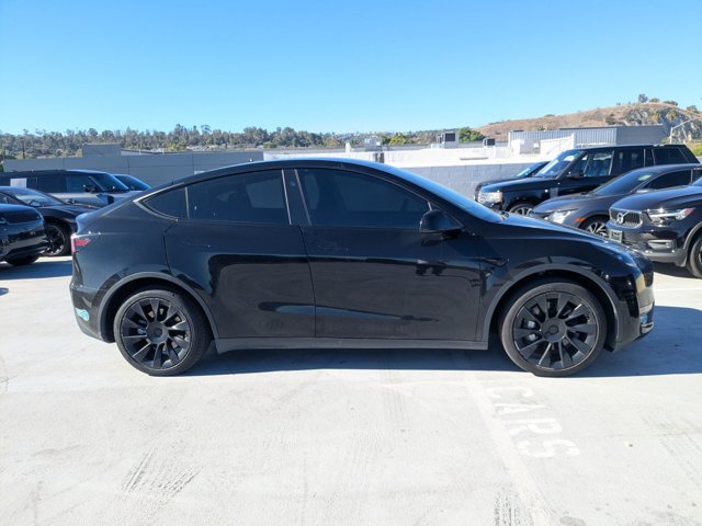 Used 2024 Tesla Model Y Long Range AWD/4WD image 4