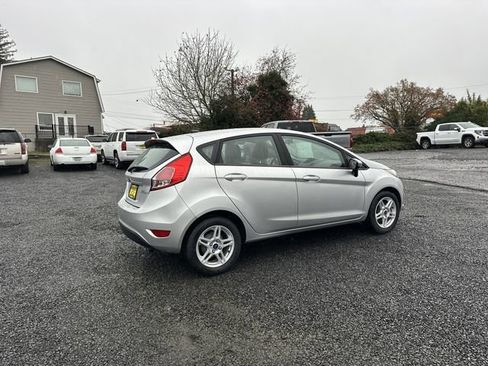 Used 2018 Ford Fiesta SE image 6
