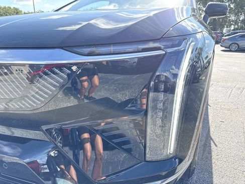 New 2027 Cadillac Optiq Luxury RWD image 8