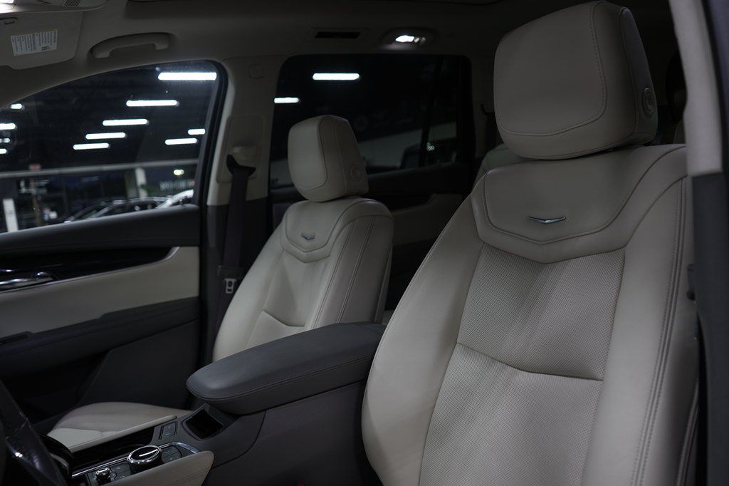 Used 2020 Cadillac XT6 Premium Luxury AWD/4WD image 11