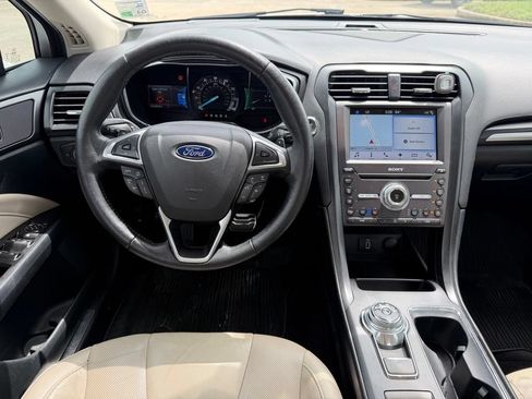 Used 2017 Ford Fusion Titanium FWD image 11