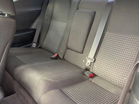Used 2016 Dodge Challenger SXT image 13
