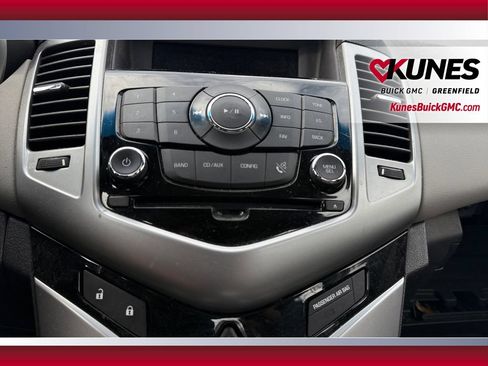 Used 2012 Chevrolet Cruze LS FWD image 12