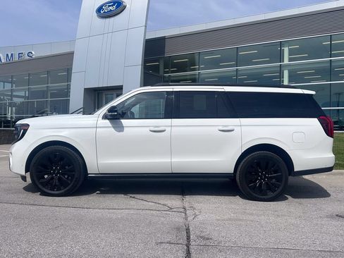 Certified 2025 Ford Expedition Max Platinum w/ Stealth Appearance Package AWD/4WD image 3