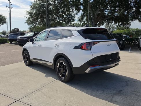 Certified 2026 Kia Sportage EX w/ EX Panorama Roof Package FWD image 6