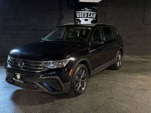 Used 2022 Volkswagen Tiguan SE AWD/4WD image 1