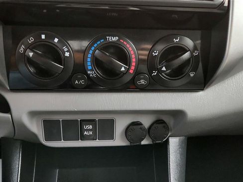 Used 2015 Toyota Tacoma 4x4 Double Cab w/ SR5 Package image 30