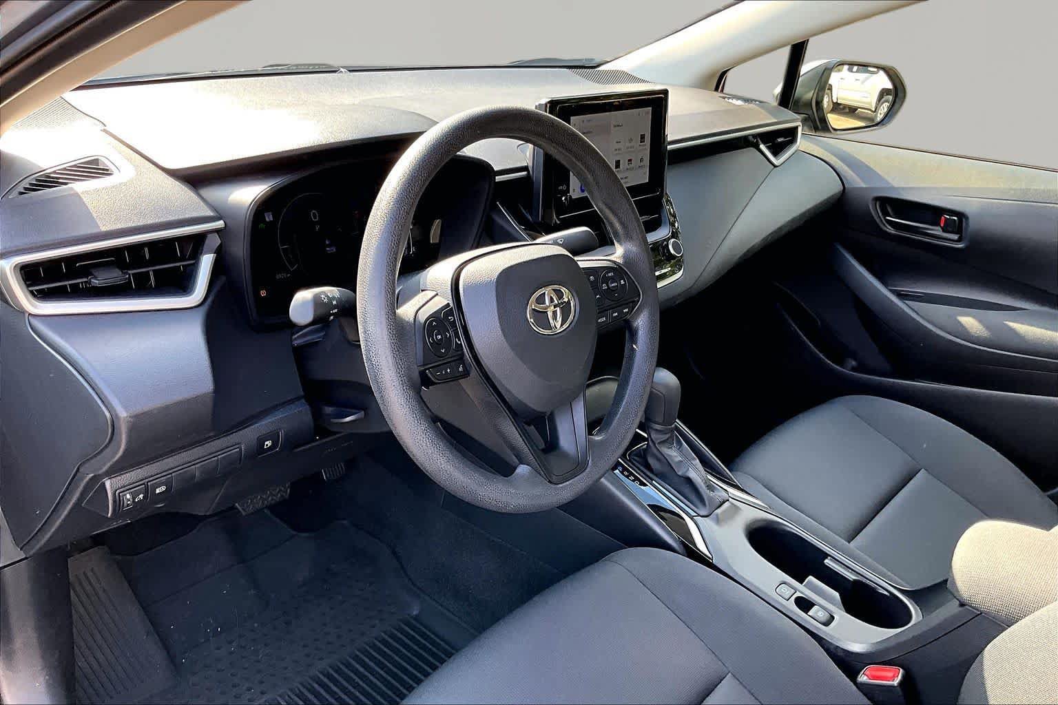 Used 2026 Toyota Corolla LE FWD image 18
