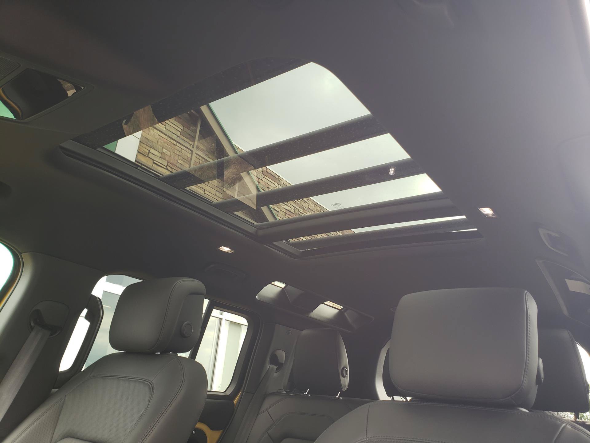 New 2026 Land Rover Defender 110 Trophy Edition AWD/4WD image 21