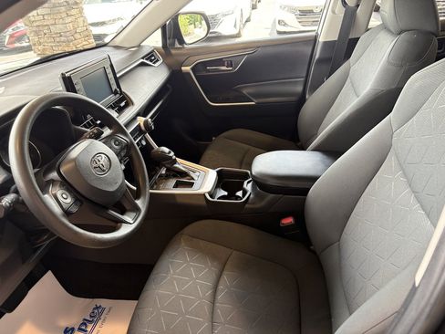 Used 2021 Toyota RAV4 XLE FWD image 21