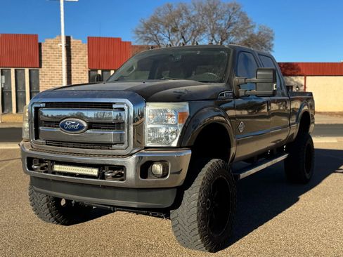 Used 2011 Ford F350 Lariat w/ Lariat Ultimate Pkg image 4