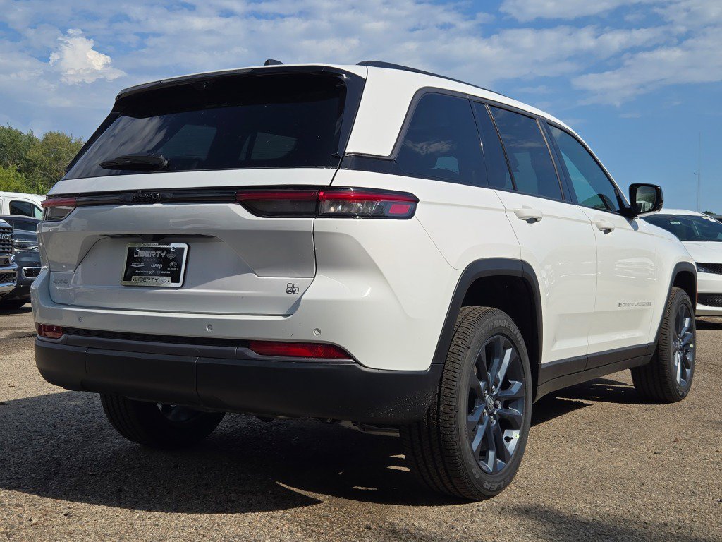 New 2026 Jeep Grand Cherokee Limited AWD/4WD image 15