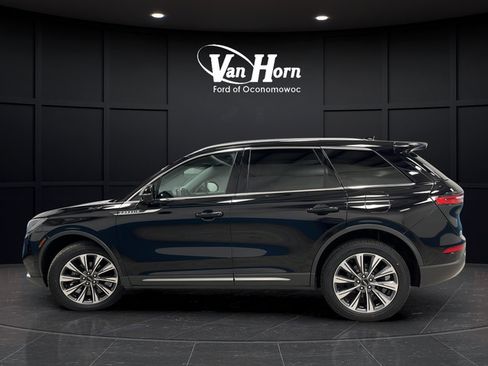 Used 2022 Lincoln Corsair Reserve w/ Equipment Group 201A AWD/4WD image 4