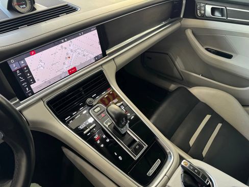 Used 2019 Porsche Panamera GTS image 13