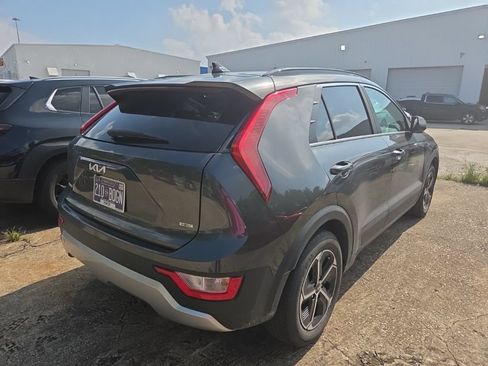 Used 2025 Kia Niro LX FWD image 9