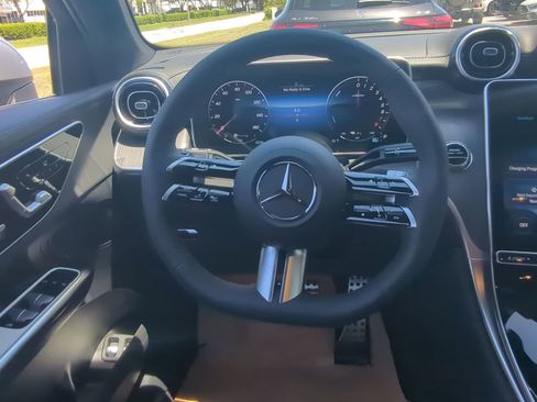 New 2025 Mercedes-Benz GLC 350e 4MATIC image 3