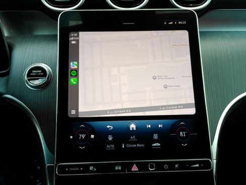 Used 2024 Mercedes-Benz GLC 300 SUV w/ Driver Assistance Package image 10