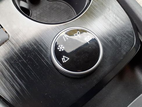 Used 2021 Nissan Rogue SV image 14