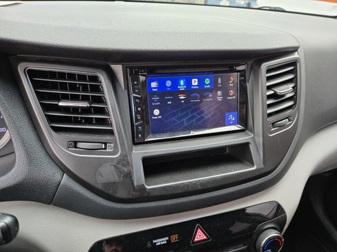 Used 2017 Hyundai Tucson SE image 16