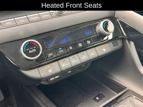 Used 2024 Hyundai Elantra SEL w/ Convenience Package FWD image 17