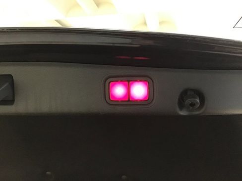 Used 2022 Mercedes-Benz E 350 4MATIC Sedan w/ AMG Line Exterior image 8