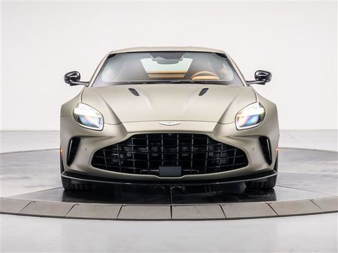 Used 2025 Aston Martin V8 Vantage Coupe image 6