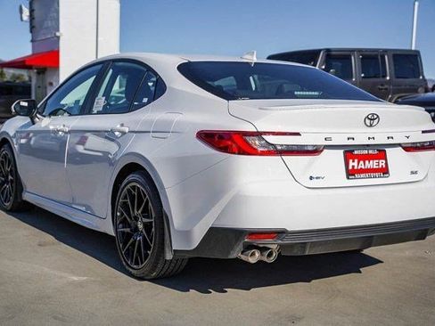 New 2026 Toyota Camry SE FWD image 9