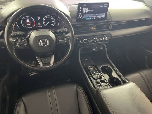 Used 2025 Honda Pilot TrailSport image 21