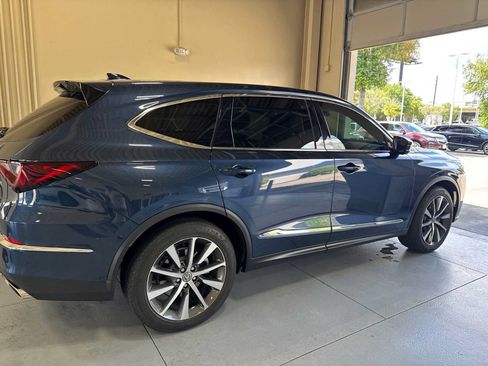 Used 2025 Acura MDX SH-AWD w/ Technology Package image 4