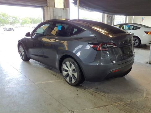 Used 2023 Tesla Model Y Long Range image 2