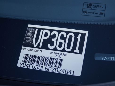 Used 2023 Volvo XC40 Recharge Plus image 33