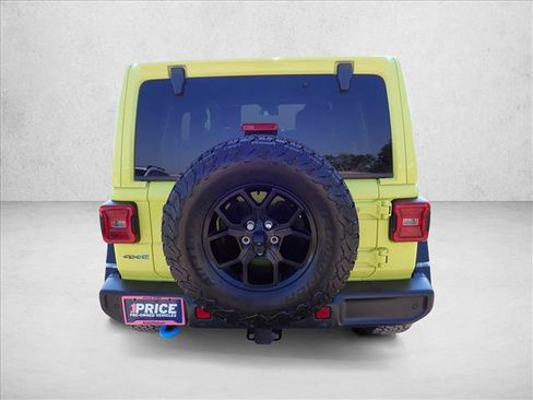 Used 2024 Jeep Wrangler Unlimited AWD/4WD image 3