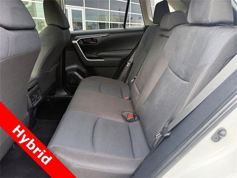 Used 2022 Toyota RAV4 LE image 12