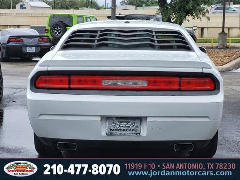 Used 2013 Dodge Challenger R/T RWD image 3