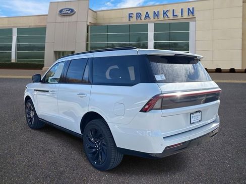 New 2025 Lincoln Navigator Reserve w/ Jet Appearance Package image 5