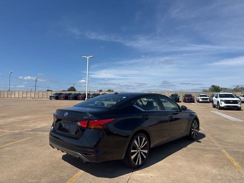 Certified 2021 Nissan Altima 2.5 SR FWD image 20