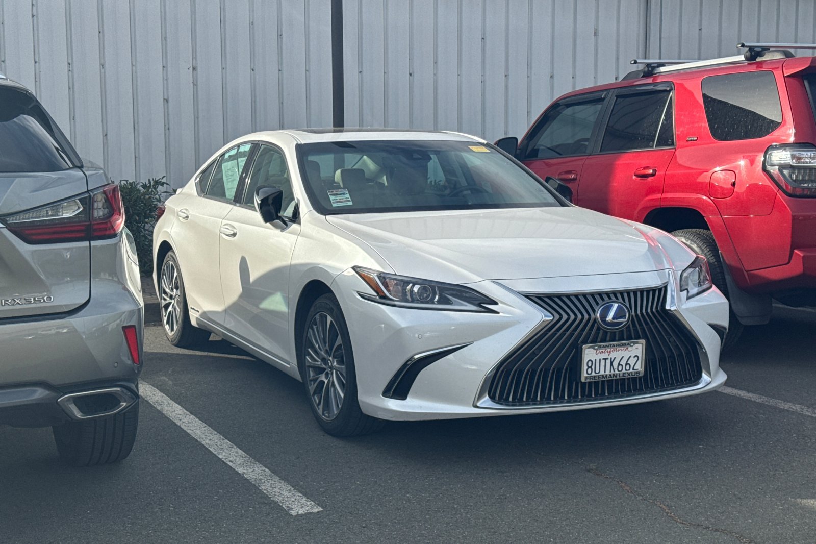 Used 2021 Lexus ES 300h w/ Premium Package FWD image 2