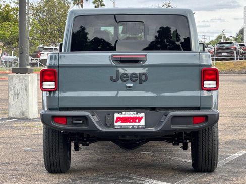 New 2026 Jeep Gladiator Sport image 5