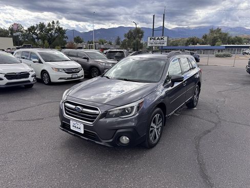 Used 2018 Subaru Outback 3.6R Limited AWD/4WD image 3