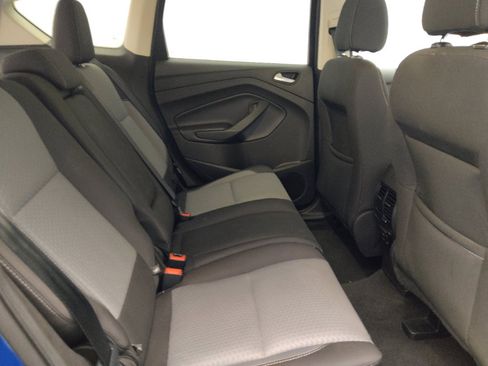 Used 2017 Ford Escape SE w/ SE Cold Weather Package AWD/4WD image 19
