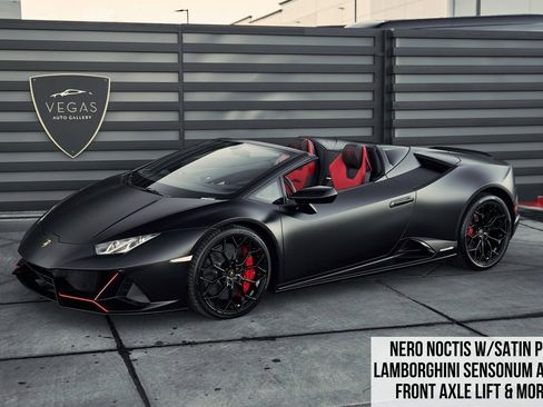 Used 2024 Lamborghini Huracan EVO image 1