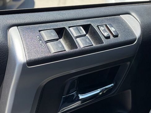 Used 2019 Toyota 4Runner SR5 w/ Wilderness Package AWD/4WD image 5