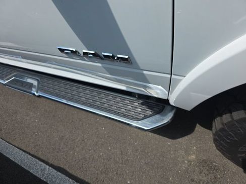 Used 2022 RAM 2500 Laramie AWD/4WD image 8