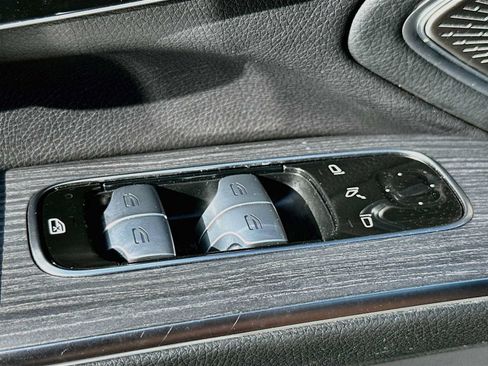 Used 2023 Mercedes-Benz EQS 580 4MATIC Sedan image 18