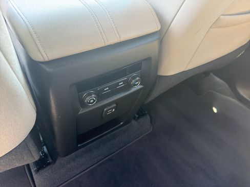 Used 2022 Chevrolet Traverse LS AWD/4WD image 14