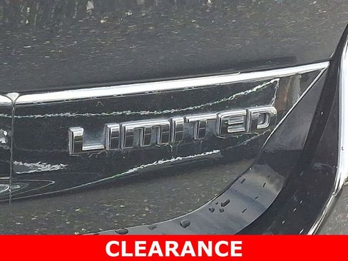 Used 2025 Jeep Grand Cherokee L Limited w/ Black Appearance Package image 34