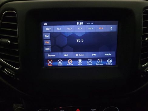 Used 2018 Jeep Compass Latitude w/ Popular Equipment Group FWD image 25