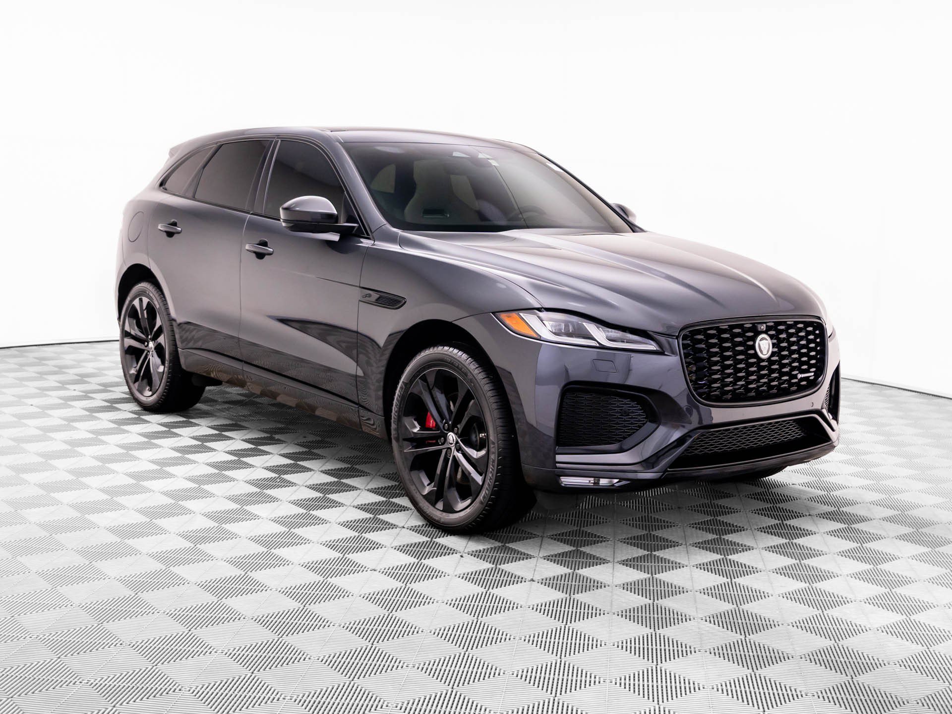 Used 2024 Jaguar F-PACE R-Dynamic S AWD/4WD image 7