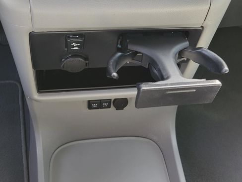Used 2020 Toyota Sienna L image 25